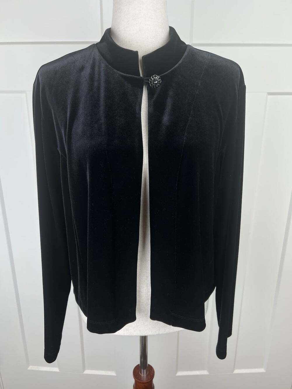 Chico’s Size 3 XL Black Velvet Jacket Rhinestone Button Holiday Evening